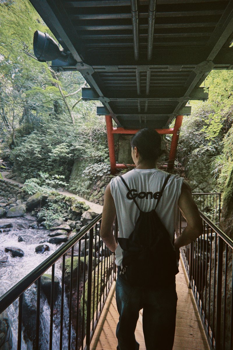 official__INI's tweet photo. [#池﨑理人]

夏休み満喫してる？
たけちと日帰り旅行行ったよ🍉

#INI #IKEZAKIRIHITO https://t.co/X1aUqNykSB