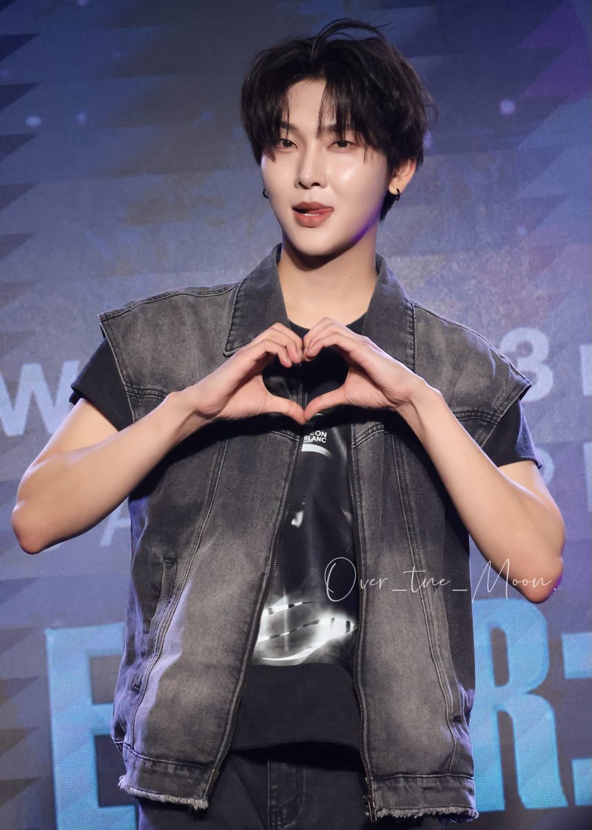 OvertheMoon1101's tweet photo. 2026.08.11 2부

3rd MINI ALBUM JAPAN RELEASE EVENT
IN ELIXIR: SPELL BOUND

⟡.· #웨이커 #WAKER #ウェイカー
⟡.· #고현 #KOHYEON #コヒョン https://t.co/BhaC6J3mu0