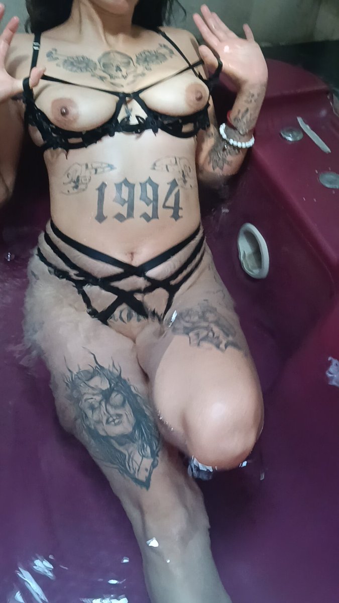 B43071Bella's tweet photo. Perfecta atracción ❤️😍 https://t.co/j64Puj1PVP