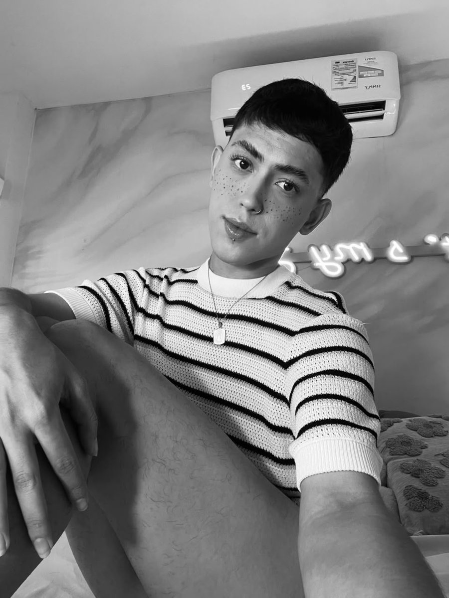 IamCami22's tweet photo. Join on my transmission :) https://t.co/2UM6EeeOh4
#gay #femboy #latina #webcam #colombia #bigass #skinny #feets https://t.co/SJgfCp2ueK