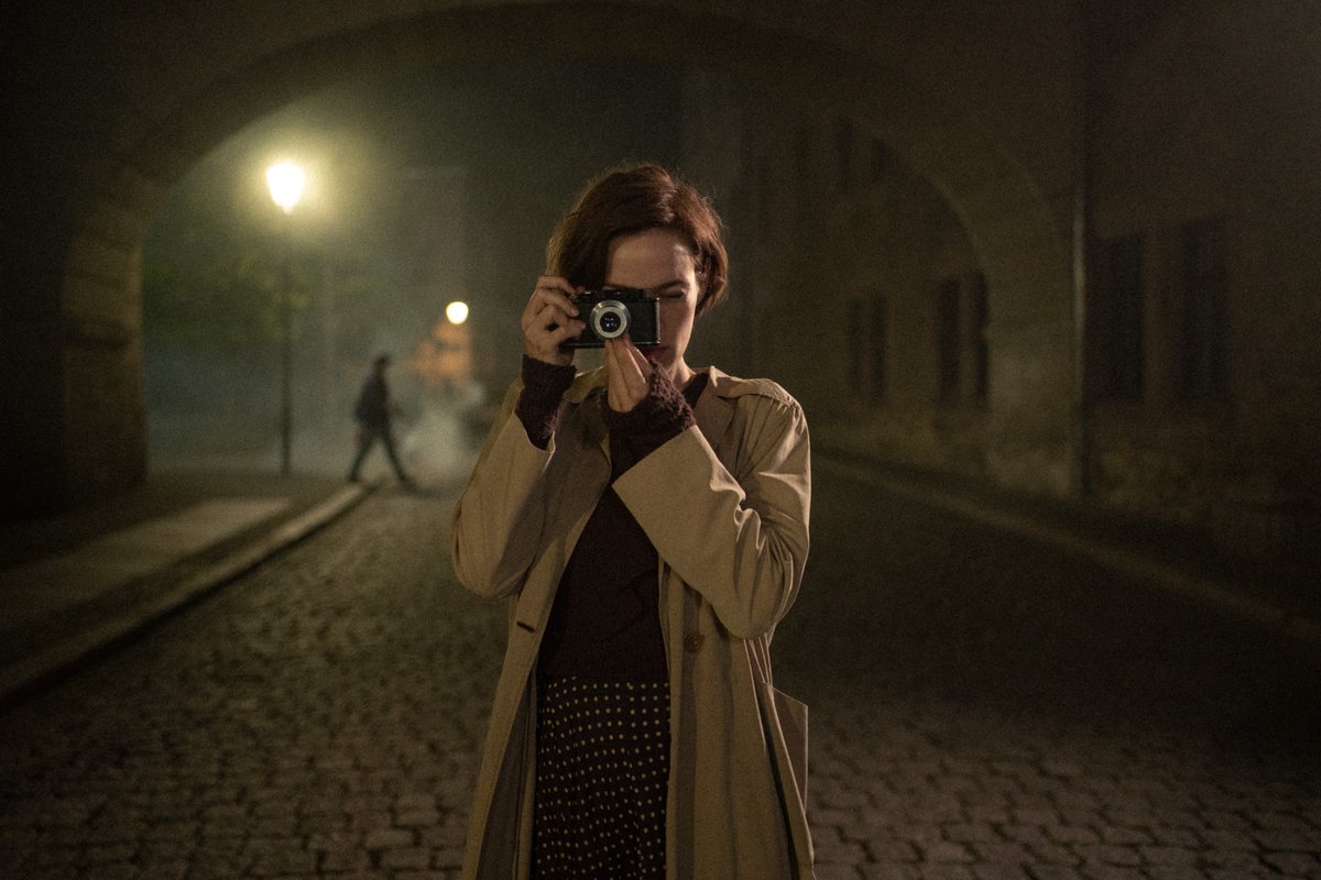 la_Biennale's tweet photo. Aspettando la #BiennaleCinema2026 | #Orizzonti
Dai grandi eventi della storia ai panorami distopici, da una storia paradossale sul concetto di “identità” a uno sguardo intimo che mette a nudo la fragilità delle nostre relazioni: la sezione Orizzonti ci porta in mondi vicini e lontani, tentando di esplorare le sfumature della condizione umana e della memoria senza mai perdere di vista le nuove tendenze espressive ed estetiche del cinema di oggi → https://t.co/QzEyYsFjyf