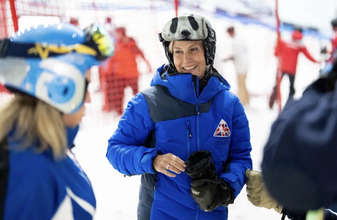 Whisperscrown's tweet photo. ❄️ The Duchess of Edinburgh takes to the slopes! 🎿👑

Sophie has become Royal Patron of the Armed Forces Para-Snowsport Team, supporting wounded, injured and sick serving personnel and veterans through adaptive snowsports.

And judging by that smile, she certainly seemed to enjoy getting involved! ❤️

Wonderful to see Sophie taking such an active approach to her new patronage.

Would you brave the slopes with her? 🎿❄️

#DuchessOfEdinburgh #SophieDuchessOfEdinburgh #RoyalFamily #BritishRoyals #Slopes #Sophie #DuchessSophie #WhispersOfTheCrown