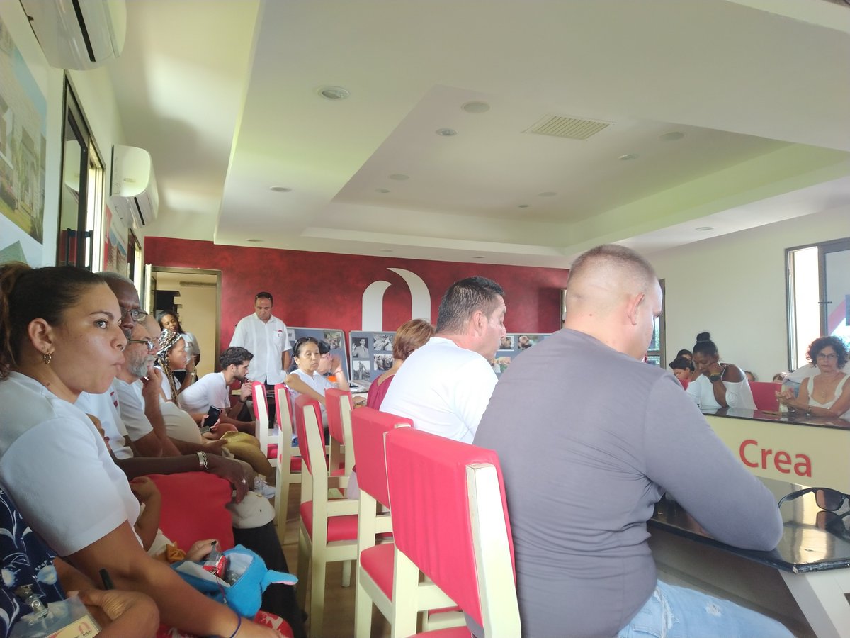 arcos_varadero's tweet photo. #ARCOSVaradero otro día de la jornada #100AñosConFidel . Hoy la #UGDC8 desarrolla la actividad, comenzando con la lectura de una síntesis de la biografía del #LiderHistorico de la #RevoluciónCubana #MatancerosEnVictoria https://t.co/zcVstt5M8H