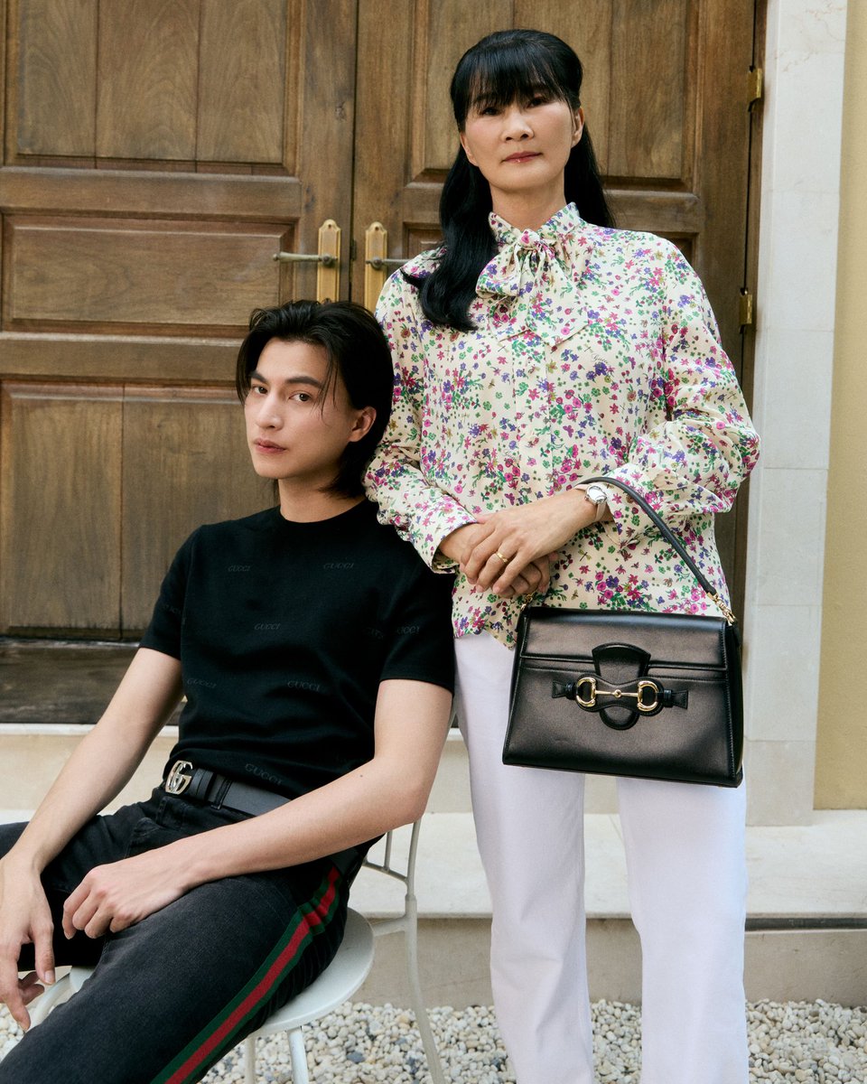 ELLEThailand's tweet photo. ต้อนรับวันแม่ด้วยโมเมนต์สุดน่ารักและอบอุ่น! @Gucci ชวนกลัฟ คณาวุฒิ @gulfkanawut ที่ควงคู่คุณแม่ ร่วมบันทึกช่วงเวลาพิเศษและเติมเต็มโมเมนต์ด้วยกระเป๋า Horsebit Duomo และเสื้อผ้าจาก Gucci 

#ELLEThailand
#Gucci #GucciHorsebitDuomo 
#GulfKanawut https://t.co/4IvwNTemA7