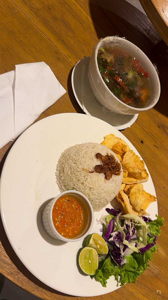 dearlavender13's tweet photo. Oxtail soup 
~ Hotel Ibis Styles Bogor Raya https://t.co/J2B3fCKtxQ