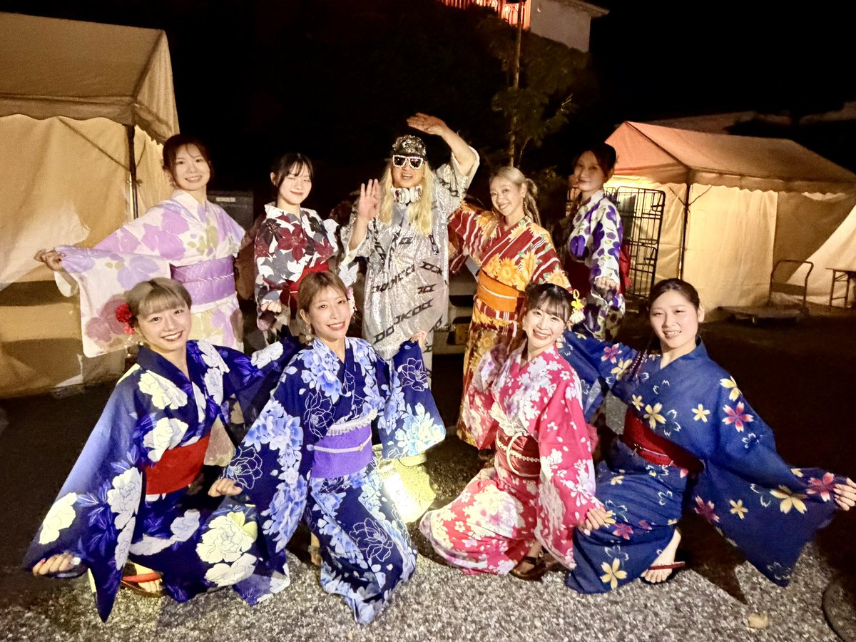 DJKOO_official's tweet photo. 小江戸甲府の夏祭り！！今年もありがとうございます！！
舞鶴城公園が爆盛り夏祭りフェス会場に！！

日本盆踊り協会の踊り手の皆さんもキレッキレの盆ダンスで会場を盛り上げてくれました！！

まさに世代もジャンルも超えて皆んながひとつになるって
甲府の夏ホント最高です！！

心から感謝 DO DANCE！！

#小江戸甲府の夏祭り 
#甲府 
#夏祭り 
#盆踊り 
#DJKOO