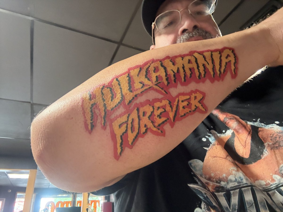 SudsMedia's tweet photo. Happy birthday @HulkHogan , you are missed every day by millions of #Hulkamaniacs #RIPHulkHogan #HulkamaniaForever https://t.co/cRadZerUcM