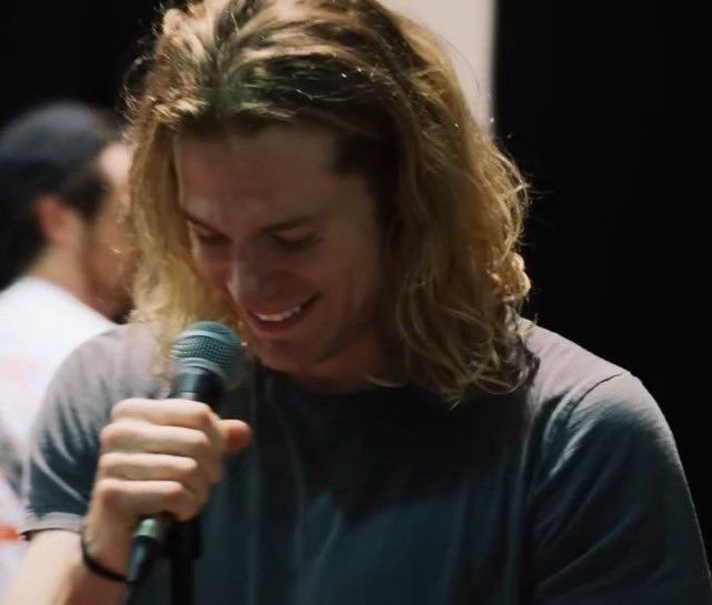 itslelio's tweet photo. im genuinely obsessed with his hair.. oh sampunzel https://t.co/LjnIhYoKHV