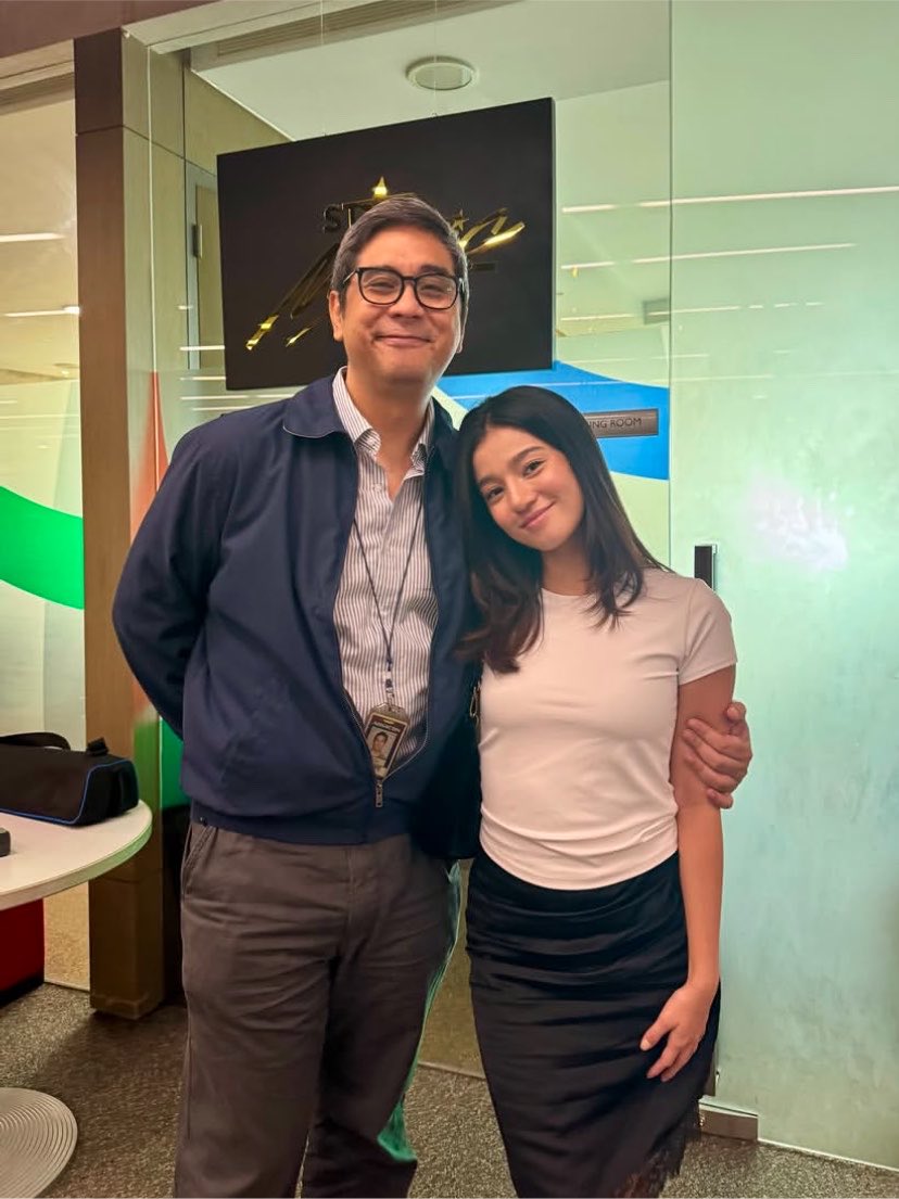 BelleloversOFC's tweet photo. ♡ 08112026 ♡ @bellemariano02 on @.starmagicphils’ Instagram Post update! 

“ ☔️It may be raining cats and dogs, but that doesn't stop our darling #BelleMariano from visiting us at the office!

Thank you for swinging by!🤗

And don't forget to stay safe and dry, Kapamilyas!”

#BelleMariano