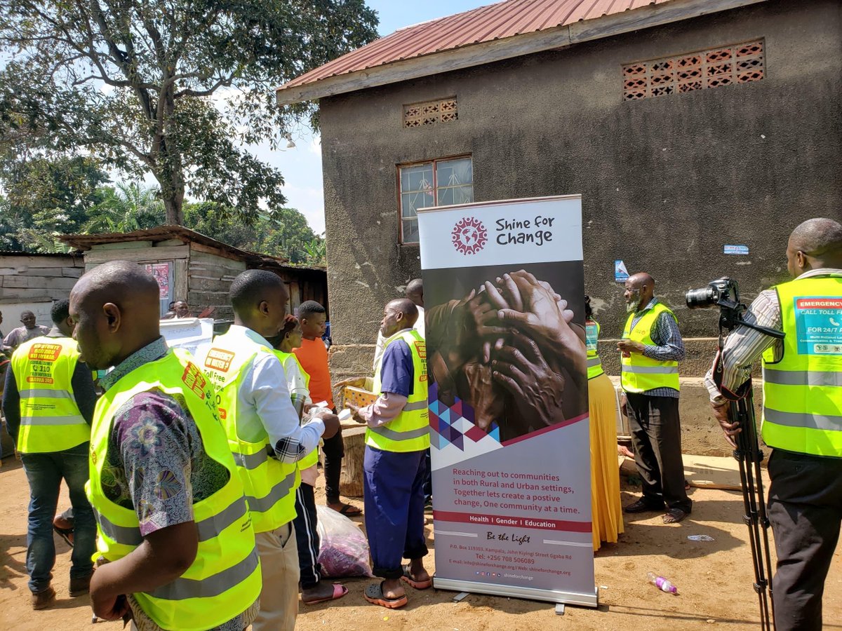 ShineForChange's tweet photo. We partnered with the Ministry of Transport and Works to conduct a sensitization programme at fishing sites in Entebbe and Kazi. 

#CommunityEngagement #DigitalStorytelling #DevelopmentCommunication #CommunityLedDevelopment #Partnerships #Uganda https://t.co/PGO5l772Nu