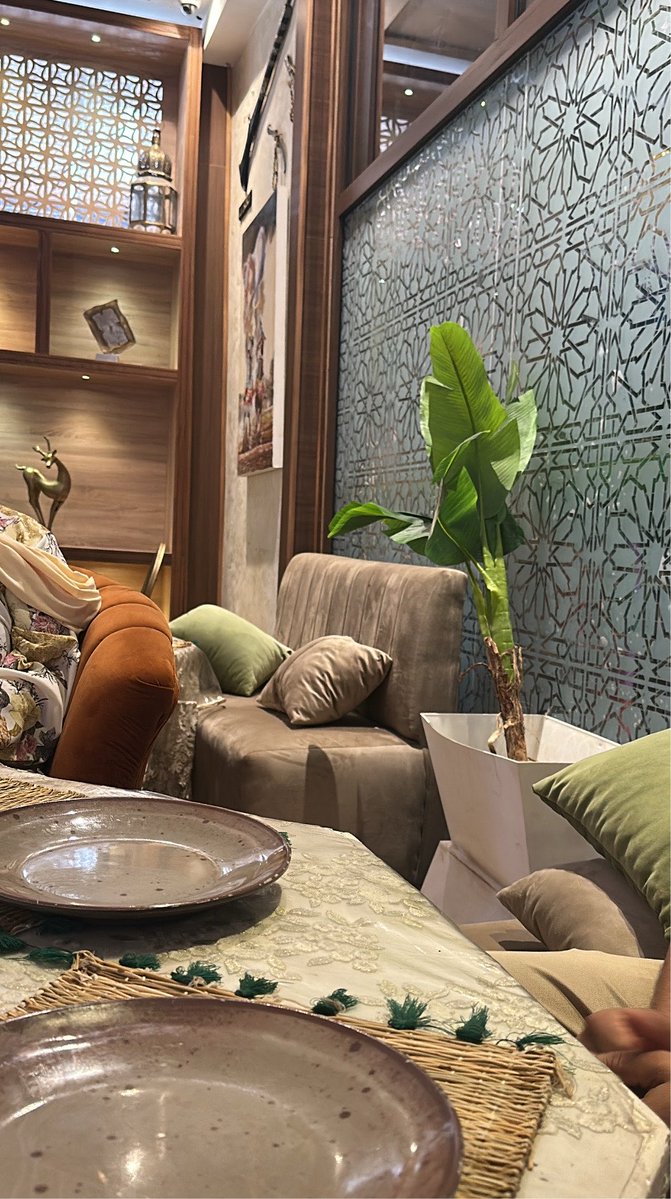 wisssiez's tweet photo. Ya rien de mieux qu’une deco marocaine, ça tabasse vos deco blanche et beige sans sel la https://t.co/phNHgNgndE