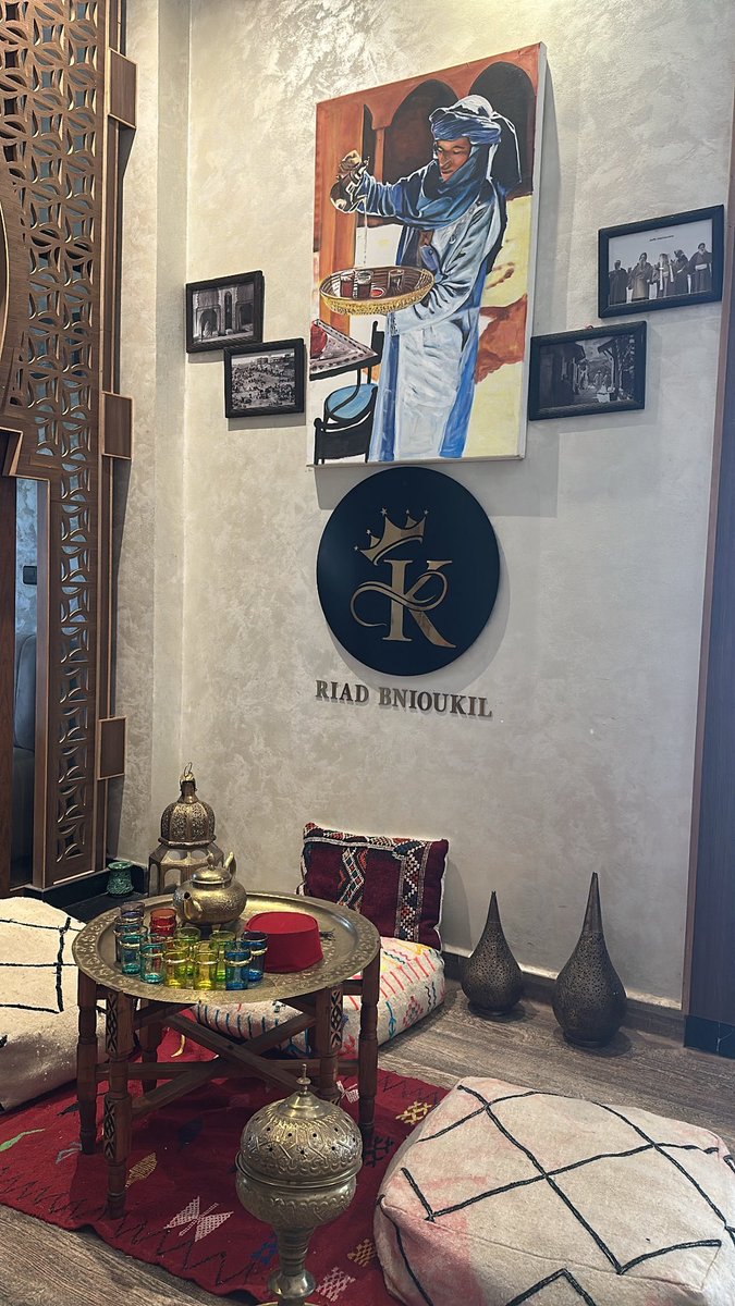 wisssiez's tweet photo. Ya rien de mieux qu’une deco marocaine, ça tabasse vos deco blanche et beige sans sel la https://t.co/phNHgNgndE