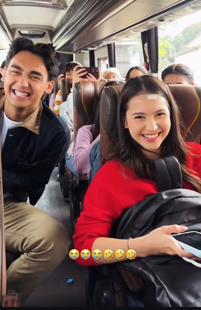 alvericjunior13's tweet photo. hah mirip ??? wkwkwk semoga perteman ini bisa lmaa yaa dan klo bisa selama nya jadi sahabay sandrinaa setelah kak fifi dan luz 🫶🏻🥹 #sandrinnamichelle #izhal #SeindahMasaRemaja https://t.co/tjWVnFofcC