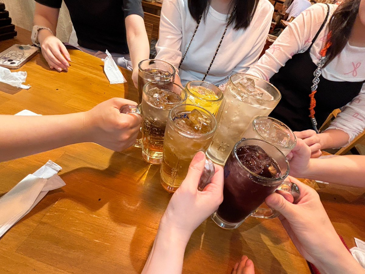 trpg40093297's tweet photo. 本日は、ろふまおご飯会＆お誕生会(＆🌈⚾応援会)にお邪魔させていただきましたん！ろふまおやるなら見に行きたいと我儘は言うものでした( ◜ᴗ◝)
たーのしかったーーーーー！！！ https://t.co/sP7YlvDgbO