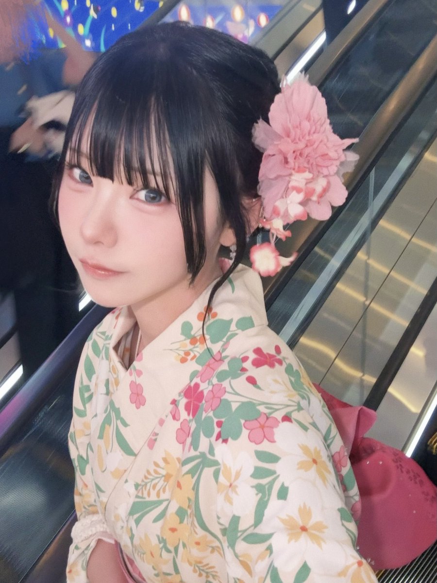 TOT_maimai's tweet photo. 花火綺麗だったね。で、さっきなんて言ったの？ https://t.co/oLCD2NaFl5