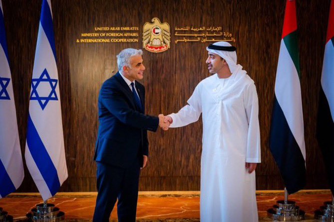 Khafaya_UAE1's tweet photo. لماذا تعادي الامارات ما تسميه "الاسلام السياسي" لكنها ترحب وتتحالف مع "اليهودية السياسية" بل وترتبط بعلاقة وثيقة مع حكومة اسرائيلية تضم ستة أحزاب دينية.
الامارات تكره الاسلام السياسي وترحب باليهودية السياسية https://t.co/uLFfww9Yn0