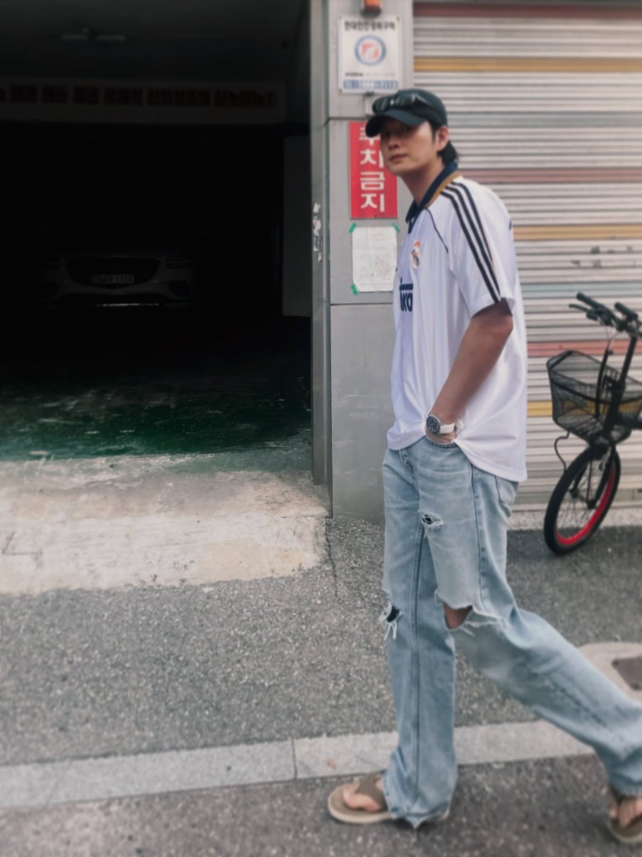 _pa_ro_85's tweet photo. 260811 wook0617
#이현욱

패션앙나영크크 https://t.co/5qzsIJ1YAU
