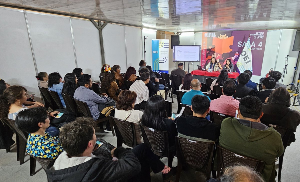 bolivia_oei's tweet photo. 📚✨ La #OEI impulsó el taller “Políticas públicas y planes nacionales de lectura, oralidad y libro”, a cargo de #RenataCosta , especialista brasileña en políticas de lectura, como parte de las actividades del último día de la 30.ª #FeriaInternacionaldelLibro de #LaPaz . https://t.co/qrT35RMNNW