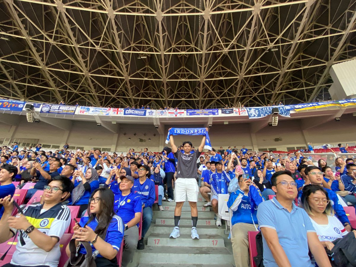 malevolentels's tweet photo. Hadir 💙🤍 https://t.co/F68YkWUok4