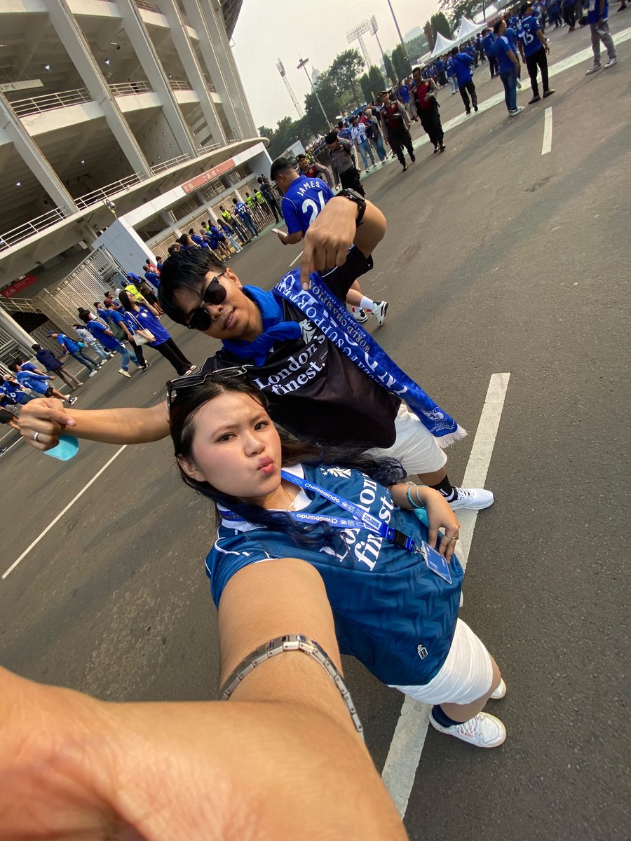 malevolentels's tweet photo. Hadir 💙🤍 https://t.co/F68YkWUok4