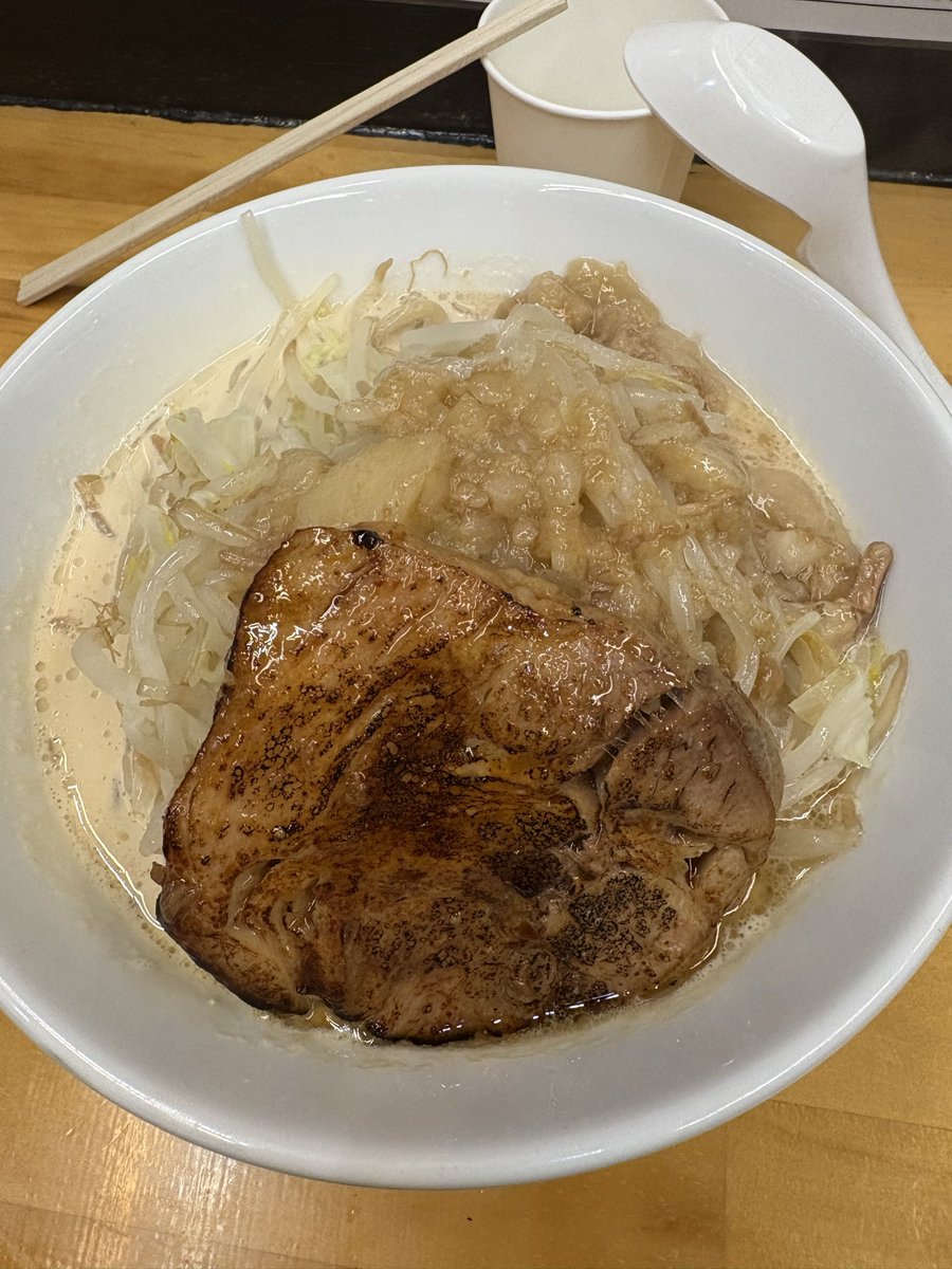 Yamamnwd's tweet photo. 豚骨ラーメン吟
豚骨醤油ラーメン https://t.co/JqQg0T7kKE