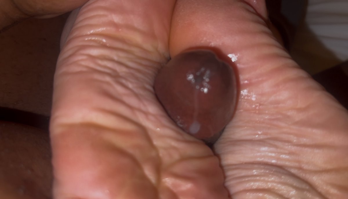 CTCFetish's tweet photo. I really miss shooting with SaraSweetFeet. Her tiny high arched wrinkled soles massaged my dick until my balls were empty. 🤤 #footjob #feetfuck #solefuck https://t.co/CkObzbFpAO