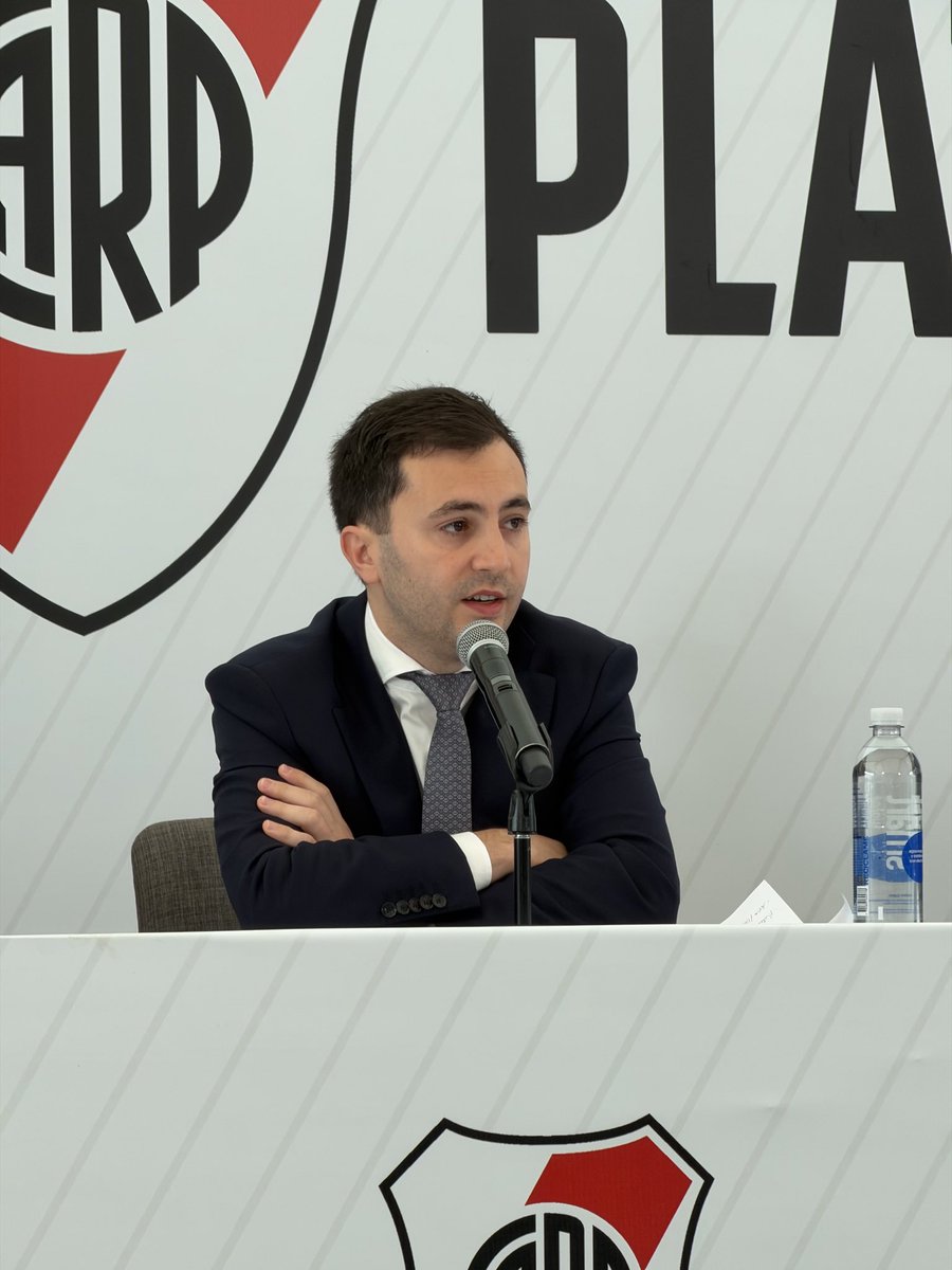 CastanaresLucho's tweet photo. “A River lo han perjudicado los últimos cinco partidos. Es evidente, todos vemos lo mismo. Hay manoseo de todo tipo y hacia todos lados, no solo hacia River.

Estamos esperando que ENCUENTREN UN LÍMITE EN TÉRMINOS DE LA VERGÜENZA”.

🎙️Stefano Di Carlo. https://t.co/SUxHSIB2WO