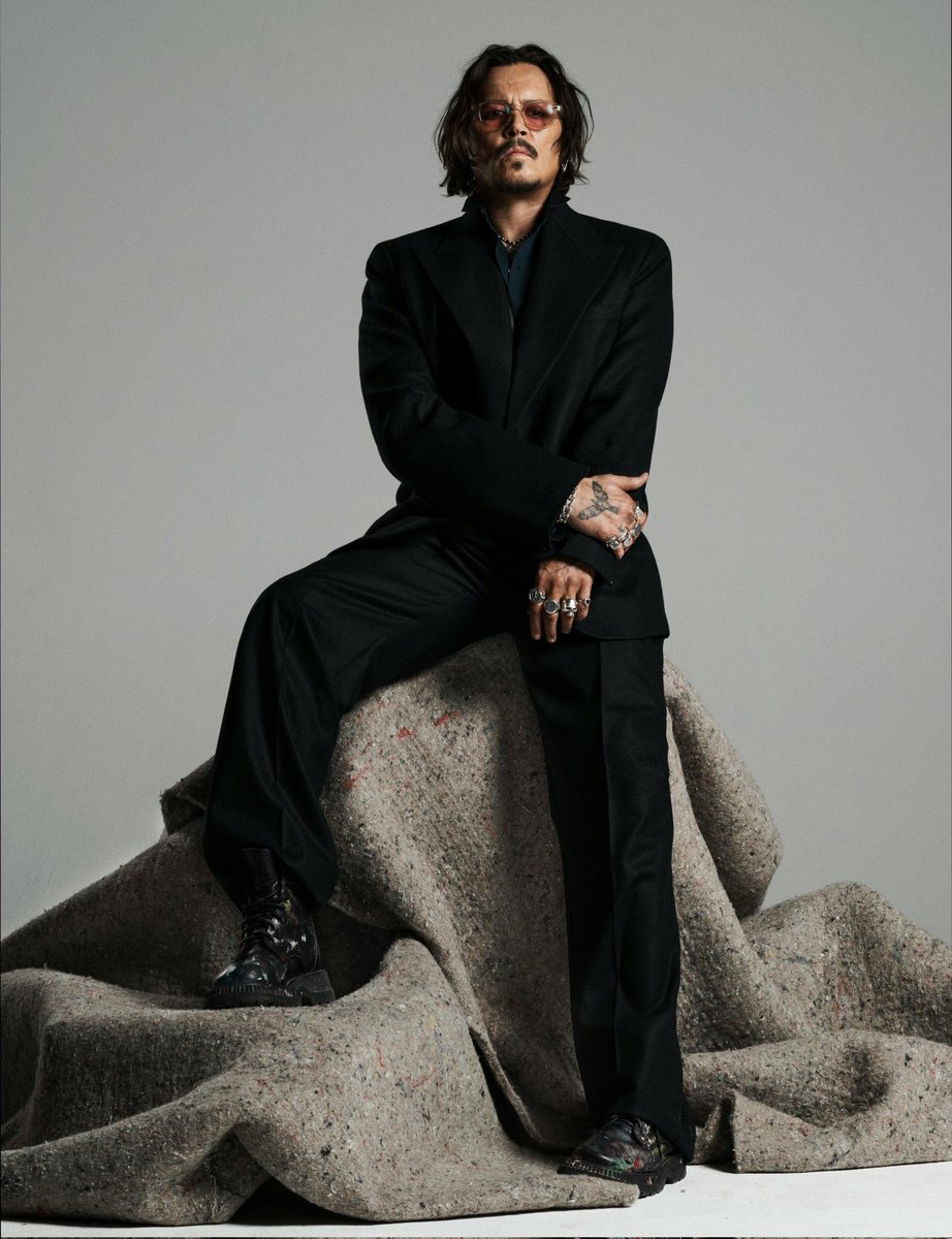 jcdbrooke's tweet photo. NEW!!! Johnny Depp for Dior Sauvage Extrait ❤️‍🔥🙌🏻 #JohnnyDepp #Dior https://t.co/TbwwhvEjzE