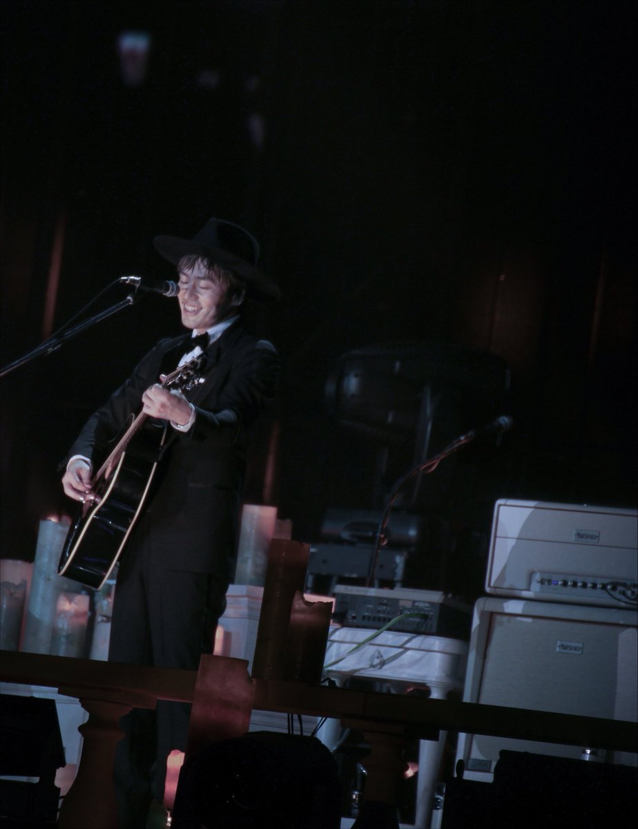 x___ask___x's tweet photo. 学生時代、自分に自信が持てない時にそっと寄り添ってくれたTONIGHT。
この曲がドームの舞台で披露された事に感動。
そして、過去のナカジンへ（烏滸がましいけど私も）報われるよって伝えてあげたい。
#thecinema
#thecinemaネタバレ
#sekainoowari
@Nakajin_sekaino https://t.co/jqIdDrRrjR