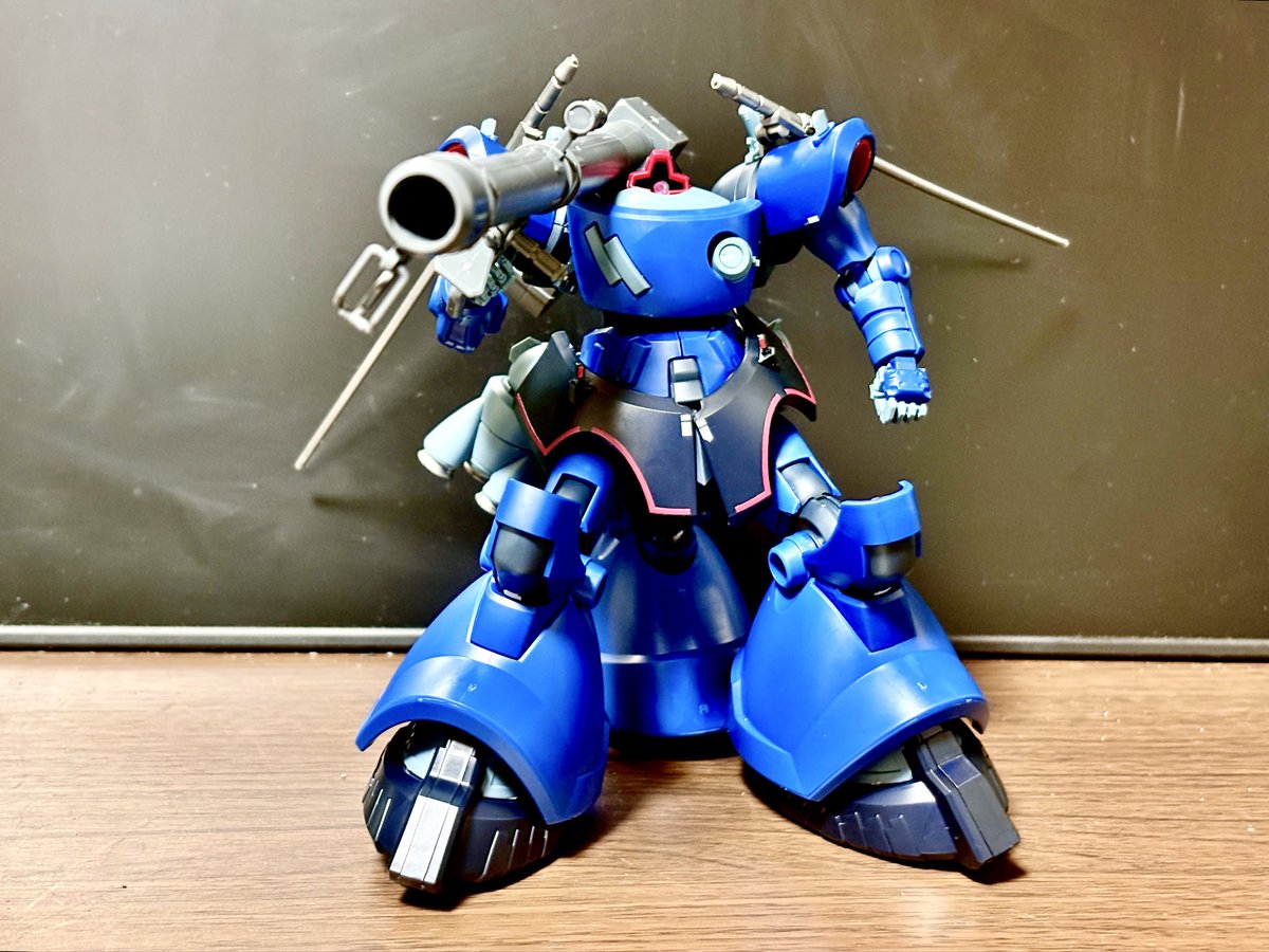 IAMBELOWMONKEY's tweet photo. ジークアクスのドム作ったけど3本目の足が硬すぎて折れた😭
単純に不器用なんやろうけど前のシャアザク然り組み立てても上手く動かせられなくて折れたりするのなんなんやろ😭
もうさすがにガンプラ買わない😭 https://t.co/dYloqSwNQr