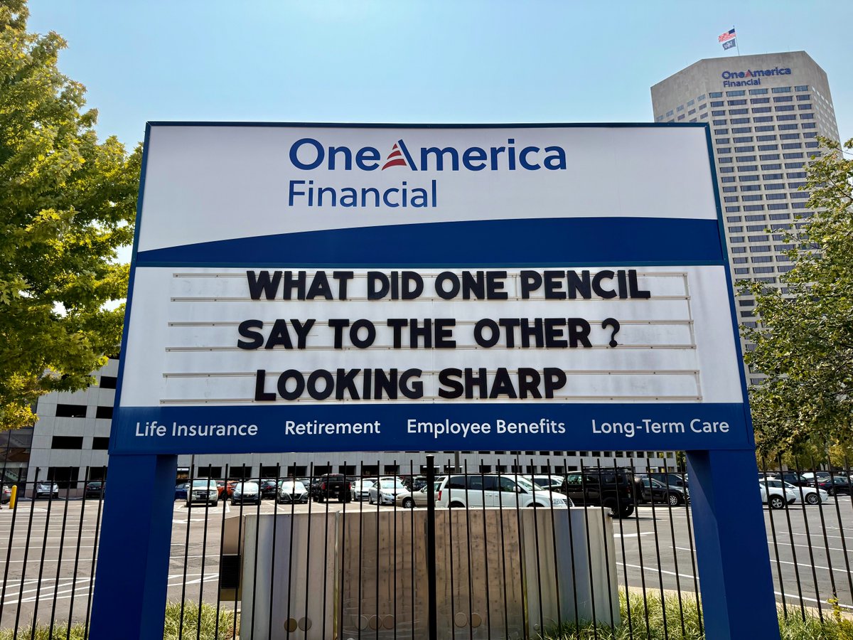 OneAmerica's tweet photo. A shoutout to all the teachers who have been sharpening lesson plans, decorating classrooms, and preparing for an incredible year. π
#OneAmericaSign #BackToSchool #TeacherAppreciation #TeachersOfInstagram #IPSProud
@IPSSchools https://t.co/wDN7939ZVK