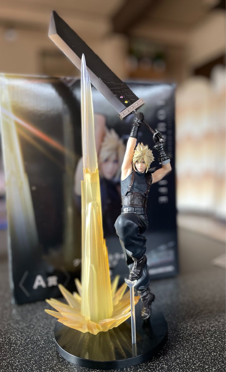 ibukey2525's tweet photo. クラウド誕生日おめでとう‼︎🥳✨
ギリギリ間に合った!
#FF7_CouldStrife
#FF7R https://t.co/W8SkAvODDx