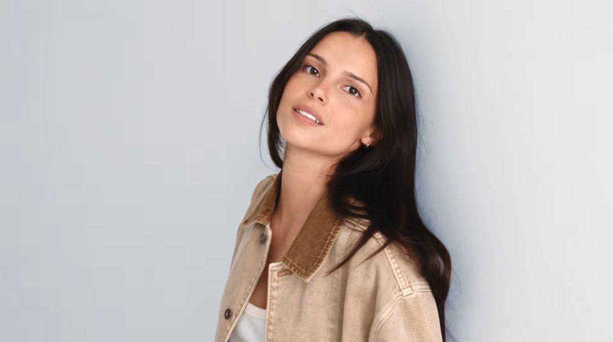 meepyinde's tweet photo. inde navarrette from gap's new ad🩵 https://t.co/xa5q99RPwz
