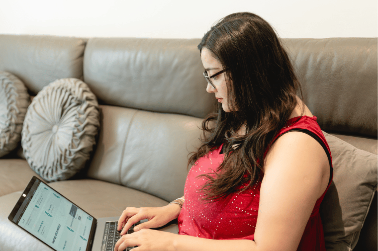 A2DominionHelp's tweet photo. 🗨️ There are lots of ways to get in touch at a time that suits you. 💬

You can:
📲 Use Live Chat
🖥️ Log in to My Account, our customer portal
☎️ Call our Contact Centre on 0800 732 007
🏢 Visit one of our offices during opening hours. 

Get in touch: https://t.co/2nlvYWmFa6 https://t.co/k4rei8jxNS