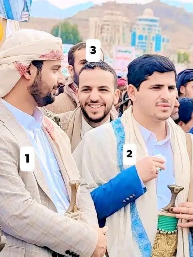 taha_saleh_taiz's tweet photo. عيال الزنابيل          عيال الحوثين القناديل https://t.co/nF21ZhuJqg
