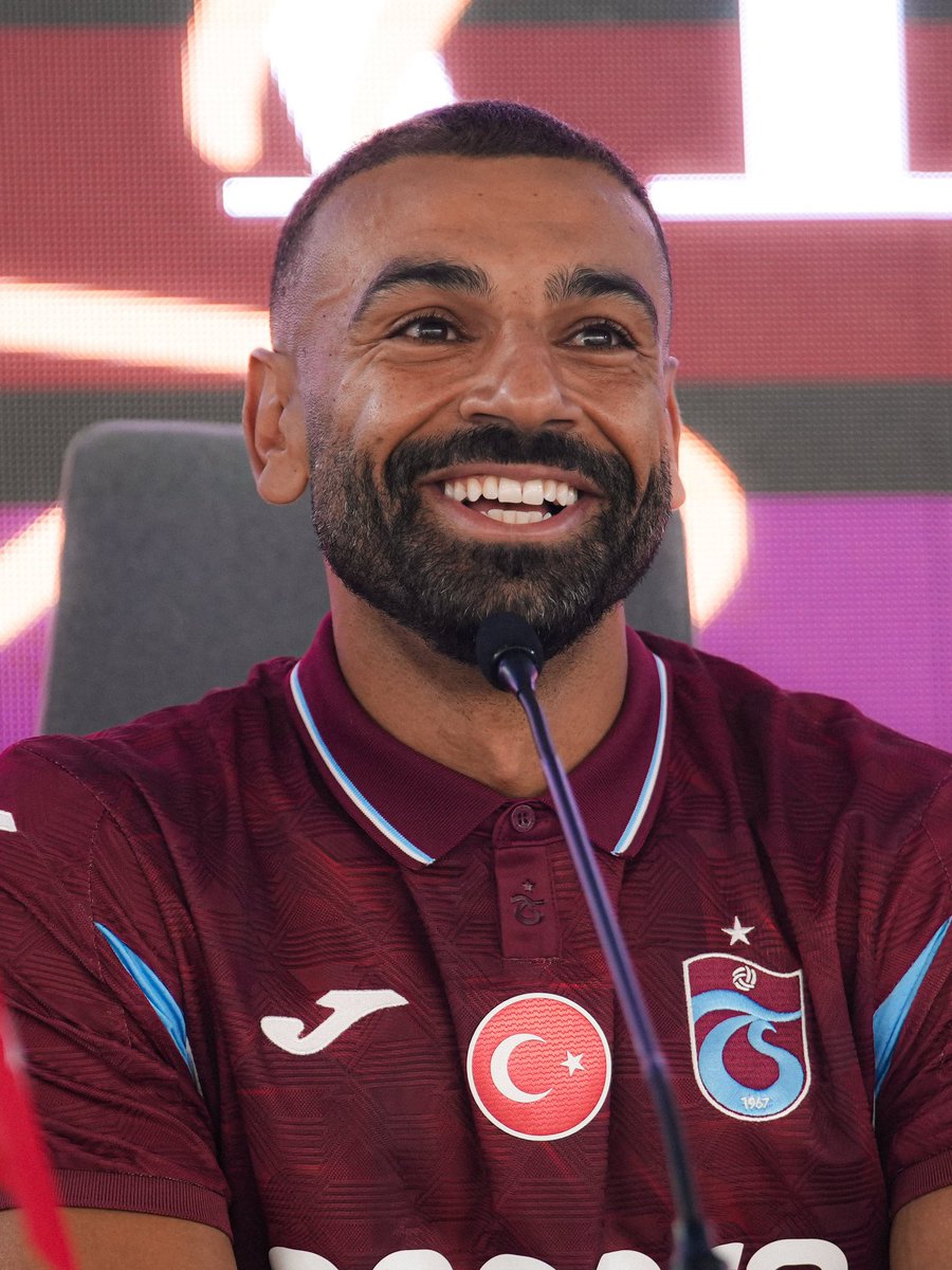 SveT_60's tweet photo. "Gülüşünde bir mevsim saklıydı "
@Trabzonspor https://t.co/xPnhYNgDUL
