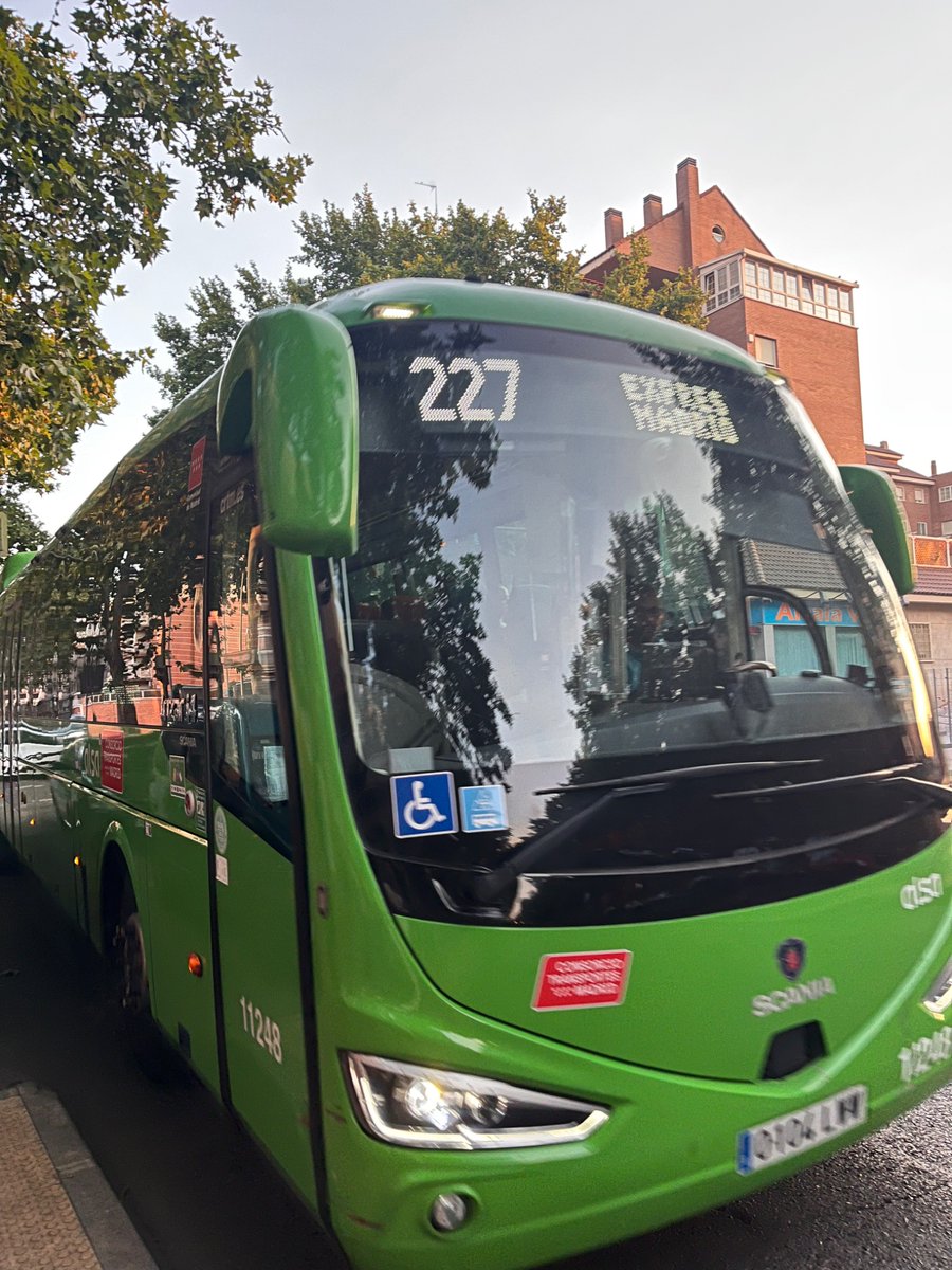complutensis's tweet photo. La MARAVILLA que es el Bus-VAO y que por fin haya buses express de Alcalá a Avda América (223, 227 y 229).

He tardado 33 minutos en hacer un trayecto que normalmente son 1h15min (verano, 1h aprox).

Ahora lo que hace falta es reforzar frecuencias y promover TP y compartir coche. https://t.co/9WKWnNYBpO