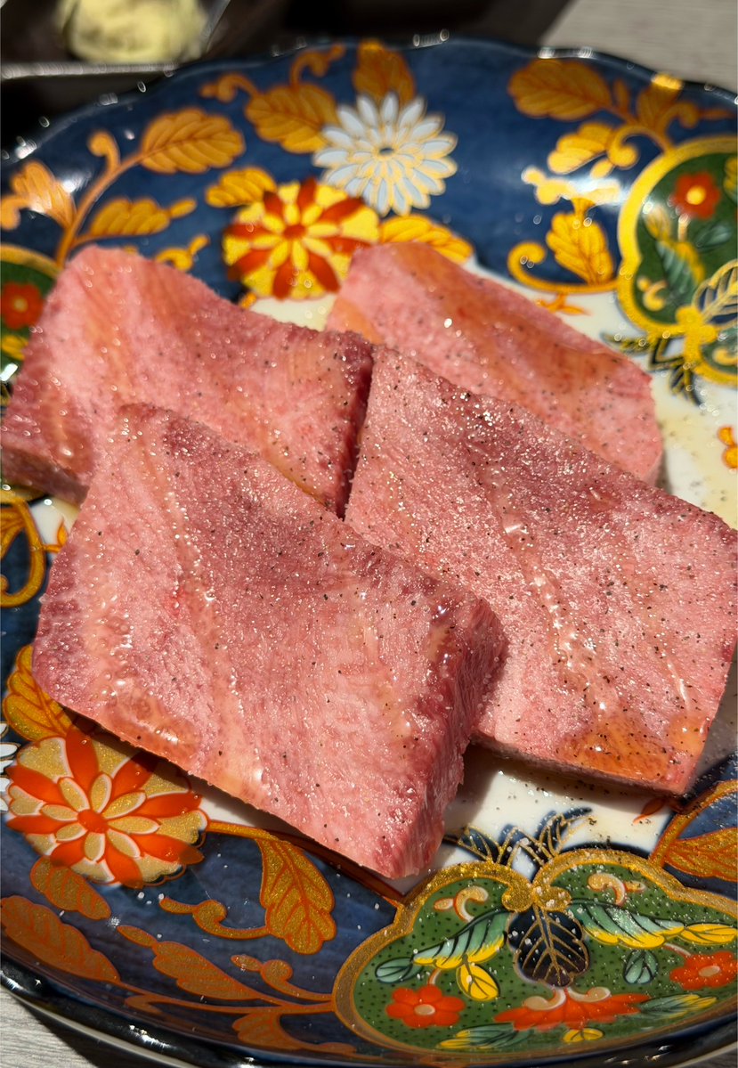 muni_gurume's tweet photo. 六本木で焼肉コースならここ。
極上厚切りタン、トリュフ卵で食べる黒毛和牛焼きしゃぶ、名物ビーフサンドまで続く贅沢尽くしで最高だった…

📍『焼肉 永昌』 https://t.co/Ts60TEEJlm
