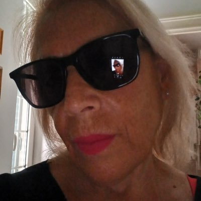 Isa81ES's tweet photo. @Rosaria12827641 @YildirimAna Esto no es IA, es solo una fea vieja https://t.co/Ont14BgnWm