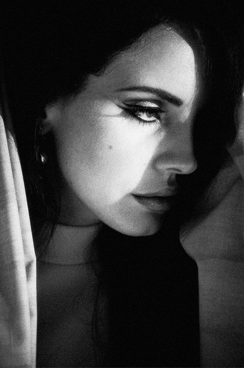 lanastanpic's tweet photo. lana del rey https://t.co/qQcEHp43zS