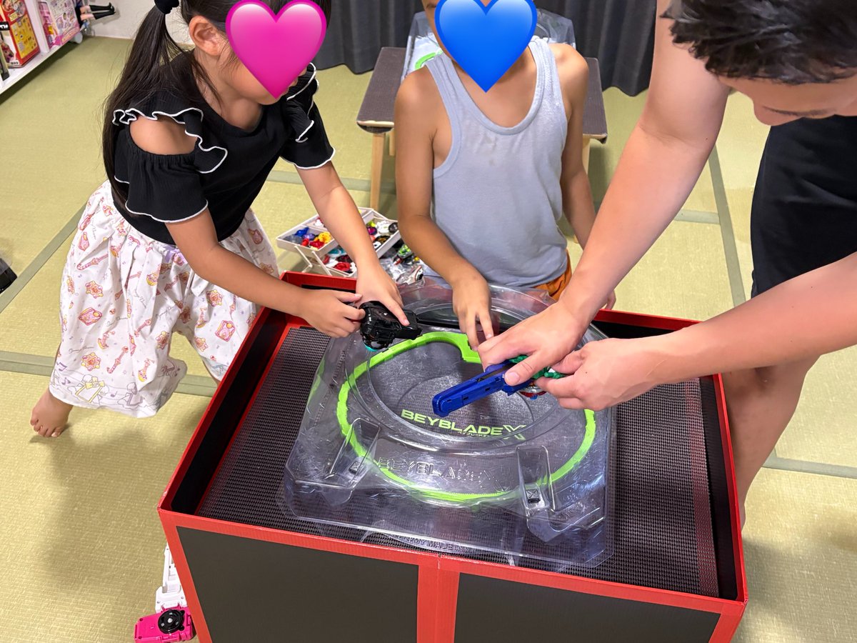 Natsuki821224's tweet photo. 今日はヤマダ電機さんでG3大会！
息子は2回戦敗退(自滅がイタかった)🥹💦
その後はNAGANO CUPイベントに参加🙋‍♀️
トーナメント進出ならずも、どのバトルもとても楽しんでできました😍
家に帰ってみんなでプチトーナメント戦も😊シュート練習頑張ります！💪✨ https://t.co/YoSVbT9bxd