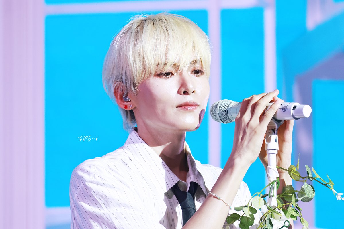 rwtingting's tweet photo. 260731 RYEOWOOK’S AGIT CONCERT:DIVE TO BLUE in TAIPEI Part 2 #려욱 #Ryeowook
@9ryeong9 https://t.co/fbFH3qqgMj