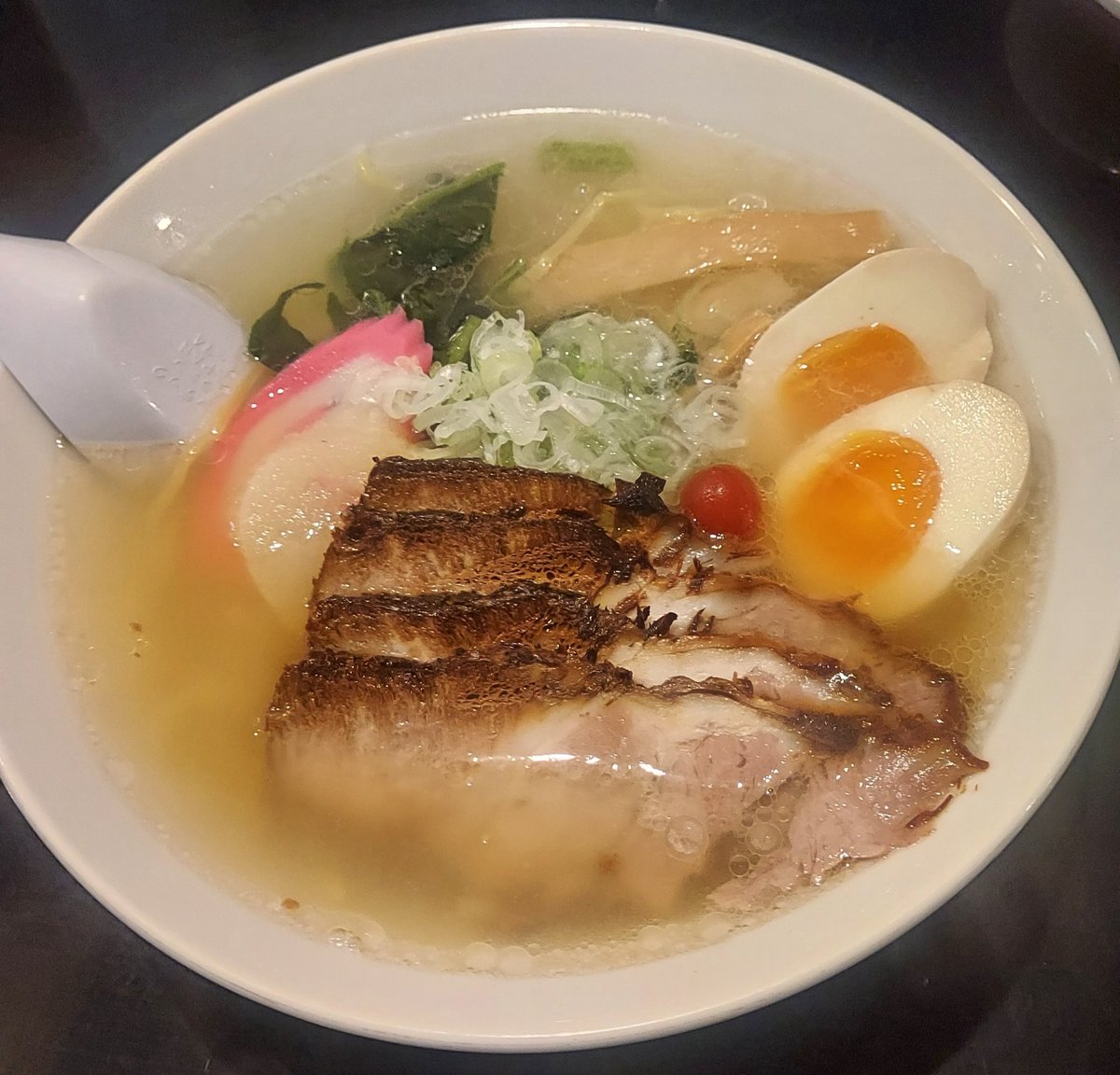 nst_2410's tweet photo. 札幌時計台と函館の街散策
海鮮丼絶品で美味かった！
やっぱり移動時間めっちゃかかるけど風景も楽しめた https://t.co/rqQnINQ1dG