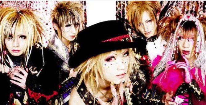 ryo0_oetsu's tweet photo. †00年代ヴィジュアル系のコテオサ系†

コテオサ系全盛期で派手髪でこの極彩色な感じ最高よな https://t.co/YK0Dm5YG8O