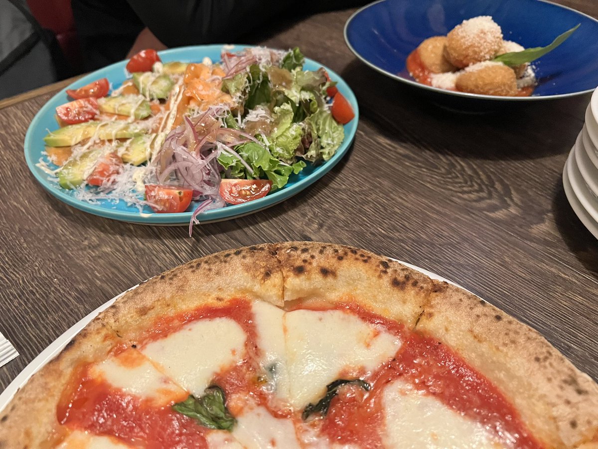 a3dgr's tweet photo. 昨日今日とまとめて動きすぎた
久々の高校のメンツとスパイダーマン、ディズニー満喫 https://t.co/MqcLXfpaJp