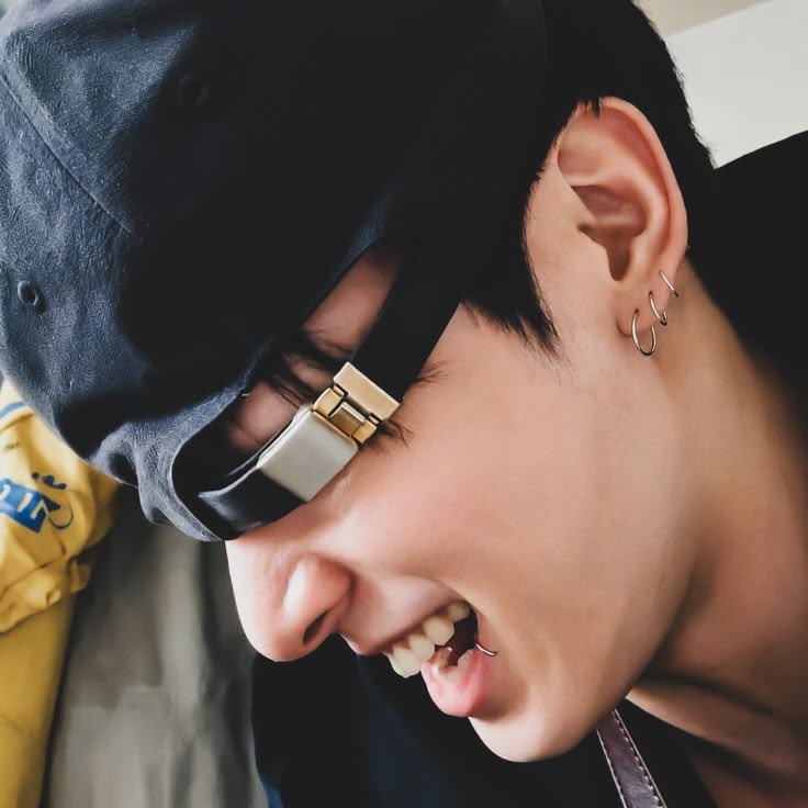 xbgyus's tweet photo. hii i’m scar &amp;&amp; i’m looking for interactive moots! 🐯

— she/her, 🇵🇭, minor, rcbyf
— not new to #stantwt or #kpoptwt
— svt, bts, f1 + a lot more (multi by heart)
— music, movies, writing, reading 
— bmf #anytwt #studytwt #lifetwt

♡ &amp; rt to spread and to be moots! ifb :) https://t.co/YauuPwsBIS