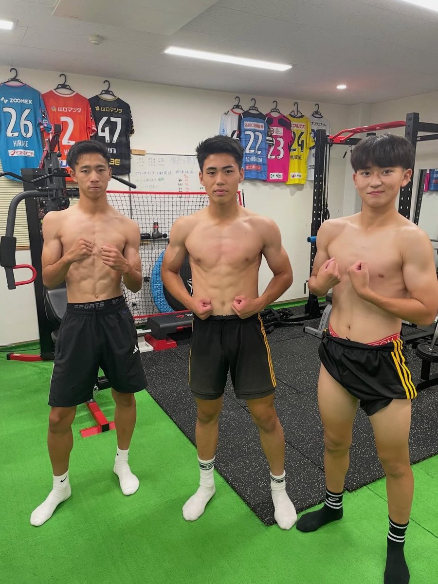 M07214545315's tweet photo. サッカー部らしい⚽️
筋肉触りたい💪💕 https://t.co/cHuYuqO2YG