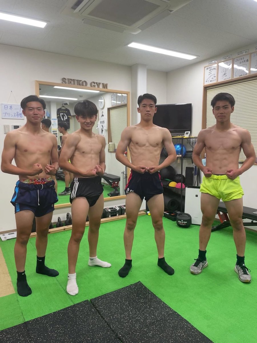 M07214545315's tweet photo. サッカー部らしい⚽️
筋肉触りたい💪💕 https://t.co/x3fkrojZlX