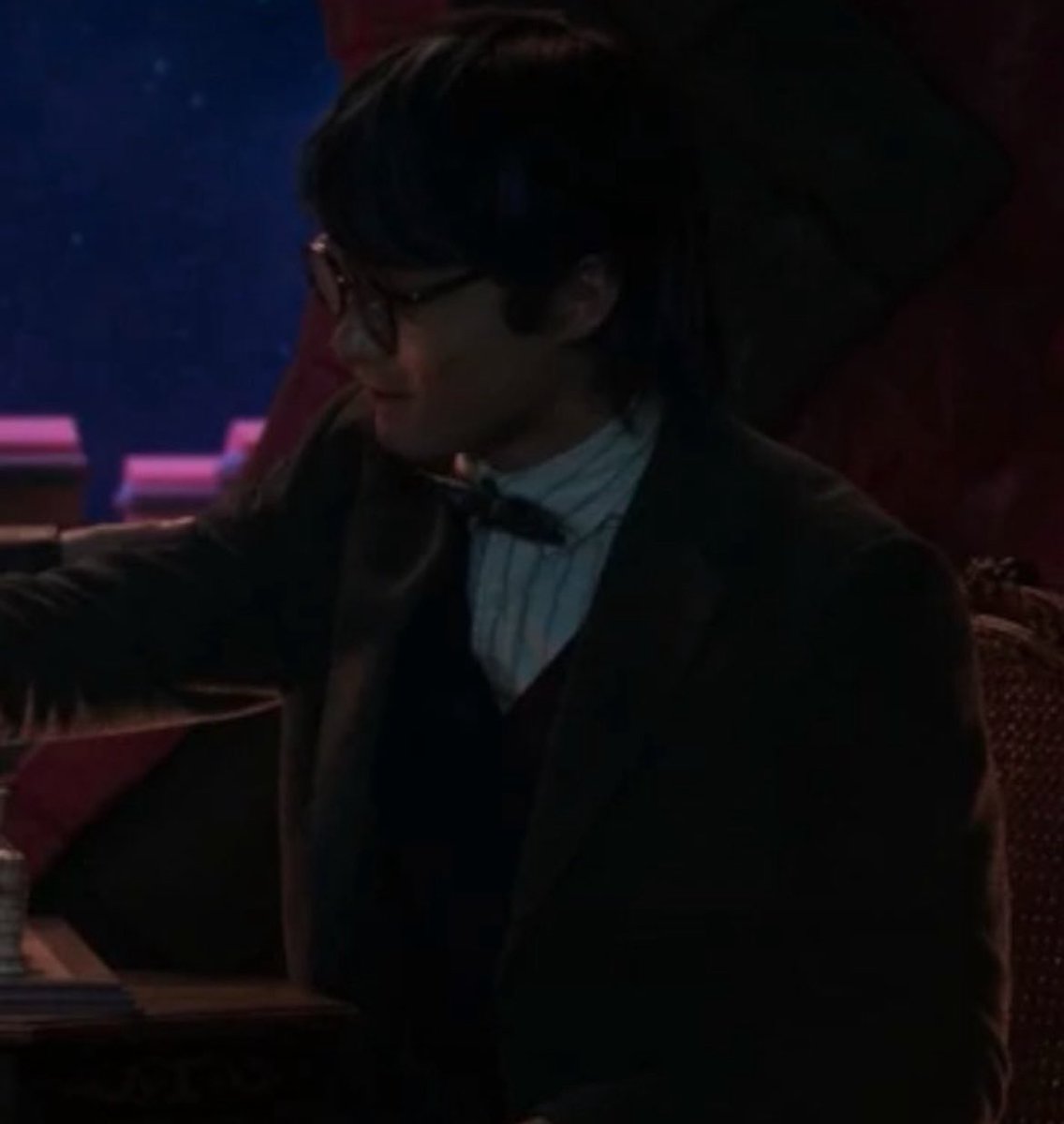 heartvless_'s tweet photo. and where are his glasses? he can’t see without his glasses :( https://t.co/fpAImjbjro