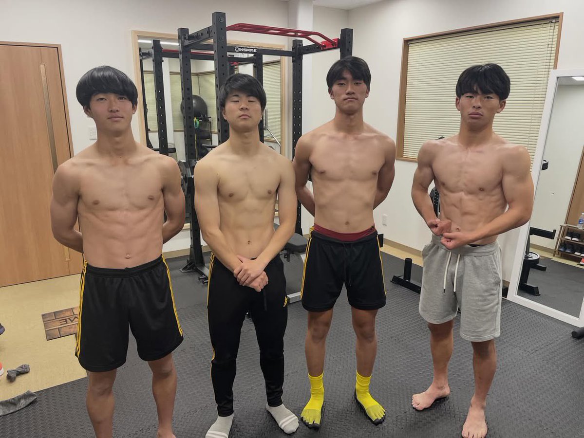 M07214545315's tweet photo. サッカー部らしい⚽️
筋肉触りたい💪💕 https://t.co/MZnH1xjuhz